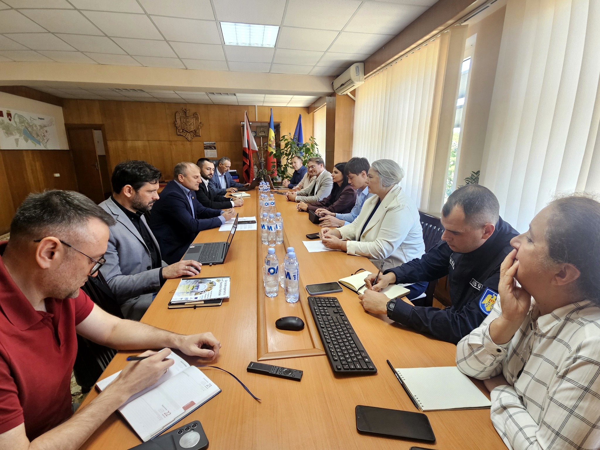 Reprezentanții Direcției generale arhitectură, urbanism și relații funciare au efectuat o vizită de lucru la Primăria municipiului Ungheni